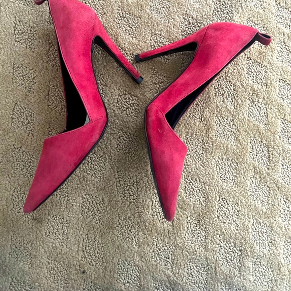Red Alice & Olivia pointed heels - Picture 2 of 3